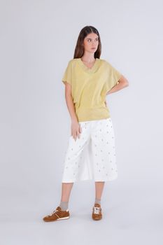 suéter de mujer con mangas cortas en hilo de lurex yellow