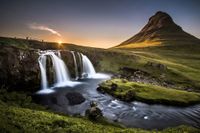 cuadro cascada- kirkjufell islandia impresion sobre lienzo 90x60cm