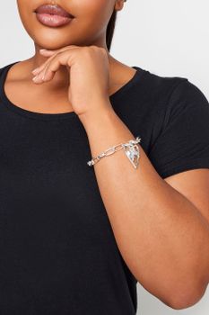 Pulsera De Cadena Plateada Con Corazón