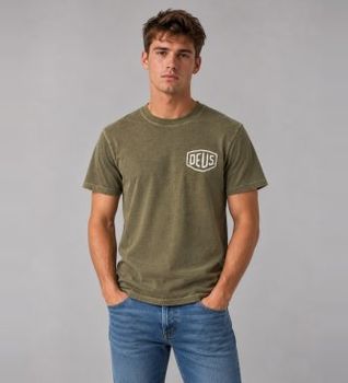 Deus Ex Machina para hombre. D263MTS127 Camiseta Shield Gd verde (M), Casual, Manga corta, Algodón Reciclado