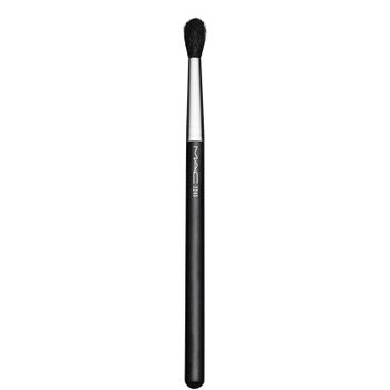 Pincel difuminador 224S Tapered de MAC