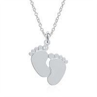 cadena con grabado de pies de bebe de plata 925