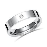 exclusivo anillo de titanio altamente pulido y diamante