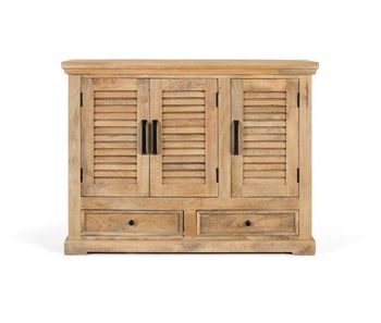 Aparador fabricado en madera de mango y acabado en tono natural, destaca por su diseño robusto que aporta calidez.