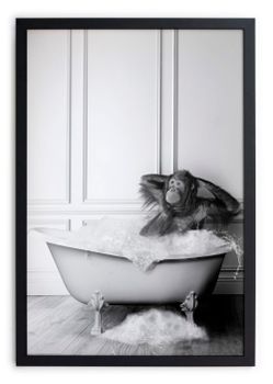 Cuadro con marco negro 40x30 baño de orangután