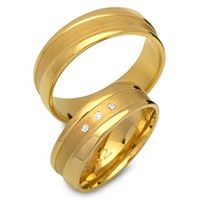 alianzas 14 quilates oro amarillo 3 diamantes
