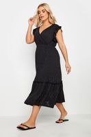yours vestido negro cruzado con bordados calados mujer curvy y tallas grandes yours