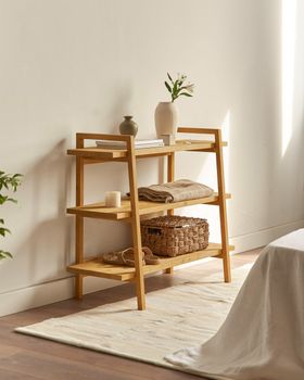 Zapatero de madera con puertas de mimbre marrón claro de 120 cm