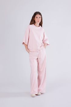 sudadera oversize de manga corta con aplicaciones pink
