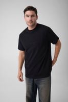 camiseta con logo bordado