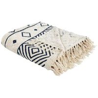manta de algodon motivo geometrico accesorio tejido a mano flecos beige y azul marino 200 x 220 cm najuy