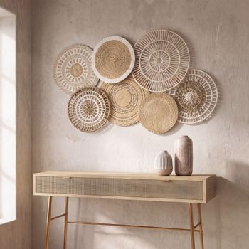 Decoración de pared en tonos crudo y beige, 95x53 cm.