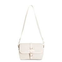 bolso bandolera con solapa de paja natural