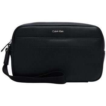 Calvin Klein Jeans Bolso RAISED POUCH W/ HANDLE LV04D1277G para hombre
