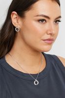 conjunto de collar y pendientes plateados diseno aro