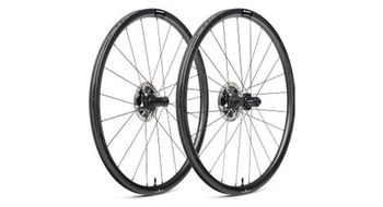 Par de ruedas scope r3 700c   12x100   12x142 mm   centerlock   negro