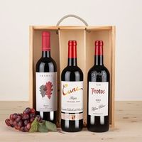 caja de madera con 3 vinos tintos protos roble rioja cune crianza y abadal franc