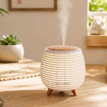 Difusor de aromas usb con diseño calado blanco y base de color - h 12