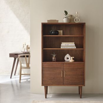Librería de mindi macizo acabado nogal 84 cm