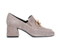 mocasin de ante con accesorio y tacon de 60 mm taupe