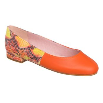 Bailarina piel naranja y boa