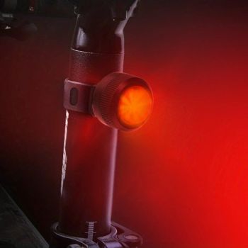 Nuevo A08 Luz trasera de bicicleta IPX5 impermeable de LED rojo súper brillante con 3 modos de luz Linterna para ciclism