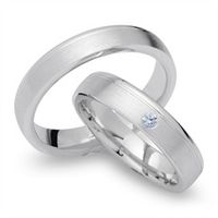 alianzas 8 quilates oro blanco con diamante