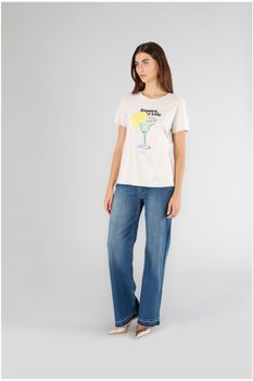 camiseta con texto y estampado 