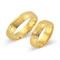 alianzas 14 quilates oro amarillo 2 diamantes