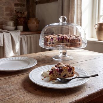 Plato de postre de porcelana blanca