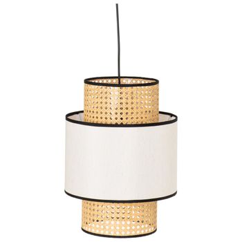 Lámpara de techo con pantalla de tela beige y ratán.
