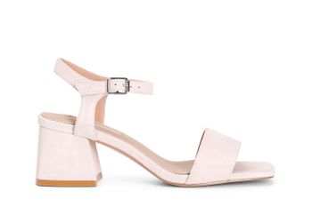 sandalias de ante con tira al tobillo. nude