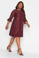 yours vestido corto granate de encaje con escote corazon mujer curvy y tallas grandes yours