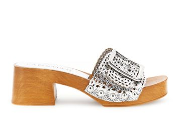 zapatilla con parte superior perforada silver 41