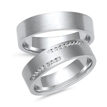 Alianzas de oro blanco o platino con 18 diamantes