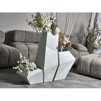 jarron triple lineas geometricas blanco 114x32x91cm