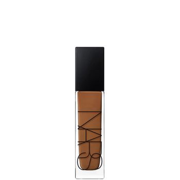 Base de maquillaje de resplandor natural de larga duración NARS Cosmetics (Varios tonos) - Namibia