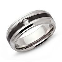 anillo de acero inoxidable ennegrecido con circonita