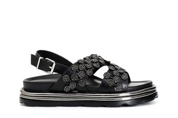 sandalias asimétricas con enhebrado de micropedrería black