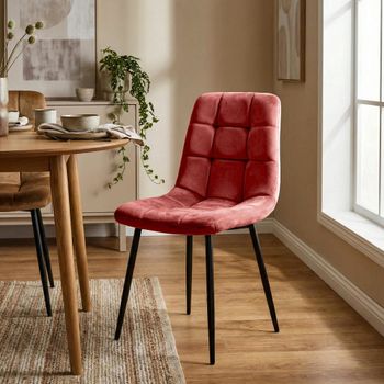 Set de 4 sillas con patas de metal y asiento en terciopelo rosa