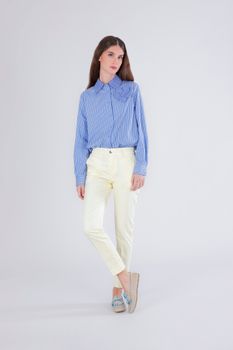 pantalones pitillo teñidos en prenda yellow 24