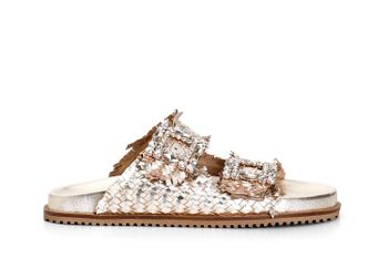 zapatilla de piel trenzada con hebilla de doble joya light gold