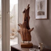 escultura de madera marron cm 23x27x64