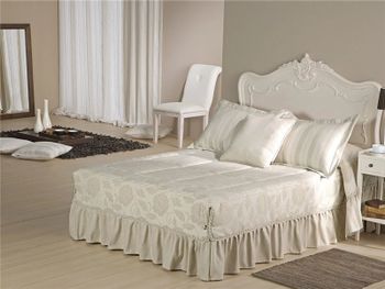Edredón elegante enco jacquard con faldón cañete