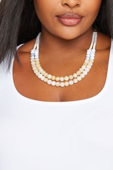 Doble Collar De Cuentas Doradas Y Beige