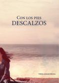 con los pies descalzos