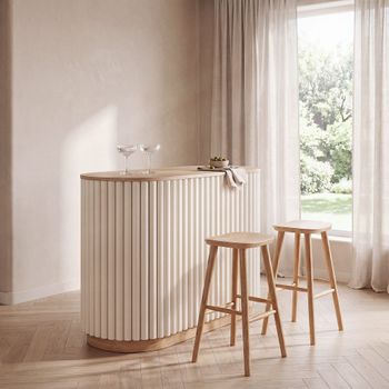 Mueble bar blanco mate con sobre chapado en roble