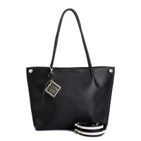bolso shopping de material granulado y bandolera de cinta extraible black