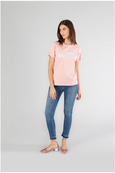 camiseta con texto 