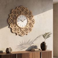 reloj de pared tallado de madera marron o 60x45 cm